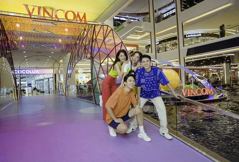 Kh&ocirc;ng gian tại Vincom Mega Mall Smart City được đầu tư với những dấu ấn c&ocirc;ng nghệ hiện đại