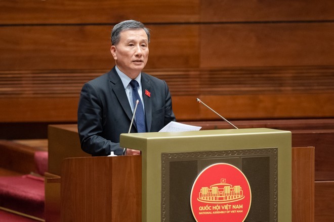 Chủ nhiệm Ủy ban Khoa học, c&ocirc;ng nghệ v&agrave; m&ocirc;i trường của Quốc hội L&ecirc; Quang Huy.