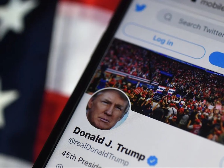 Tuy kh&ocirc;ng c&ograve;n sử dụng Twitter, t&agrave;i khoản của cựu Tống thống Mỹ Donald Trump vẫn nằm trong số t&agrave;i khoản của nguy&ecirc;n thủ quốc gia c&oacute; lượng theo d&otilde;i cao nhất. Ảnh: Getty Images