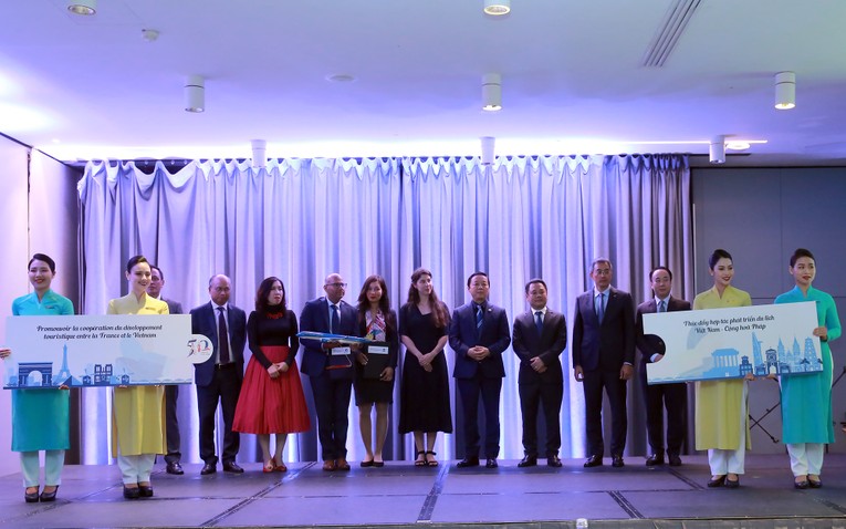 Ph&oacute; Thủ tướng Trần Hồng H&agrave; dự lễ kỷ niệm 20 năm mở tuyến bay thẳng Việt Nam - Ph&aacute;p. Ảnh: VGP