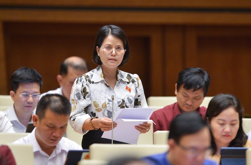 Đại biểu Nguyễn Ho&agrave;ng Bảo Tr&acirc;n - Đo&agrave;n ĐBQH tỉnh B&igrave;nh Dương