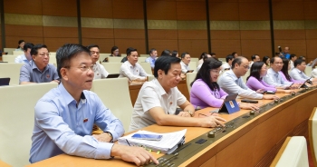 Quốc hội quyết định nâng hạn visa điện tử từ 30 ngày lên 90 ngày