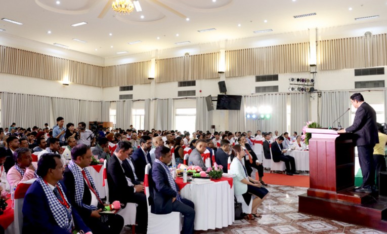 &Ocirc;ng Madan Mohan Sethi cam kết hỗ trợ doanh nghiệp hai b&ecirc;n c&ugrave;ng t&igrave;m hiểu, hợp t&aacute;c đầu tư.