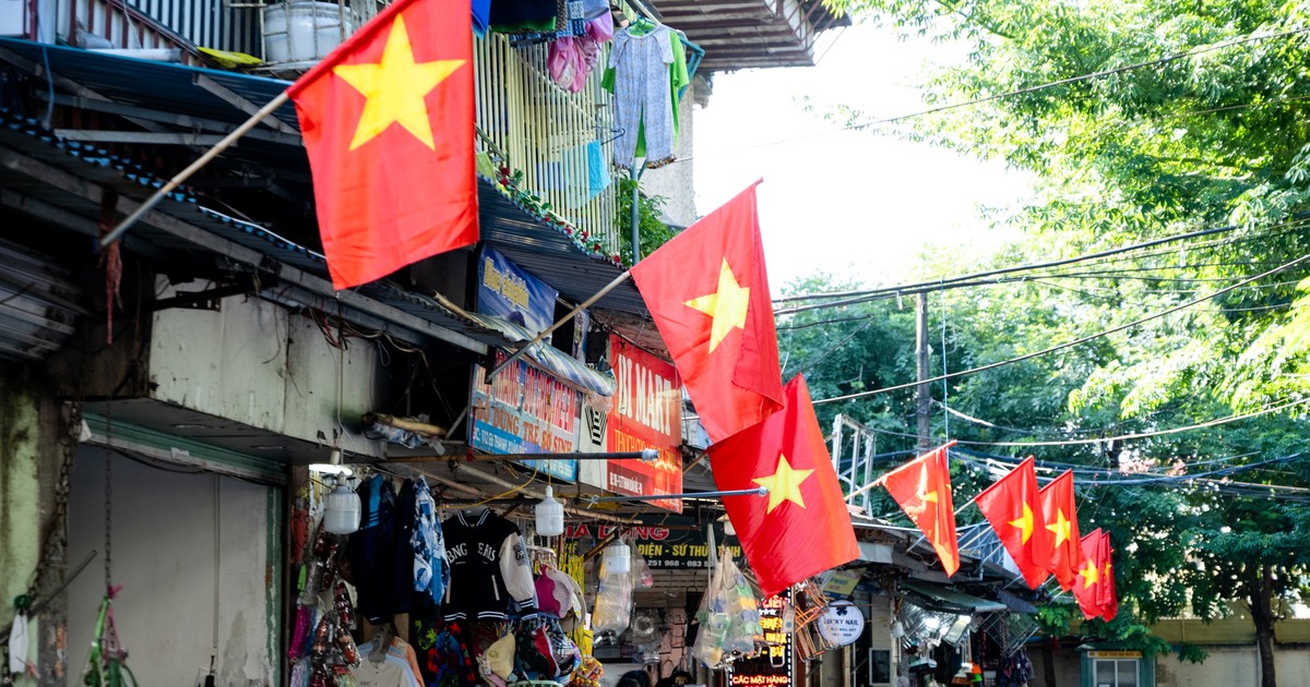 Để về đích, kinh tế Việt Nam cần tăng trưởng hơn 9% trong 6 tháng cuối năm