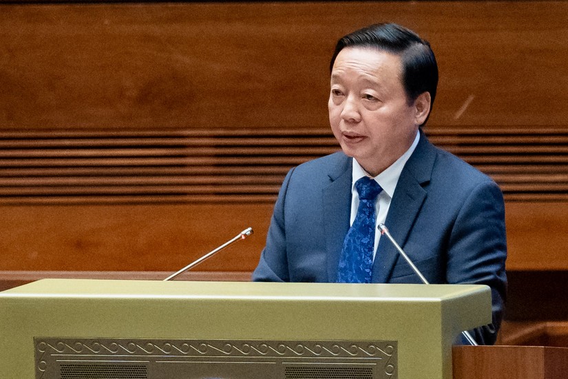 Ph&oacute; Thủ tướng Trần Hồng H&agrave; ph&aacute;t biểu trước khi trả lời chất vấn trước Quốc hội.
