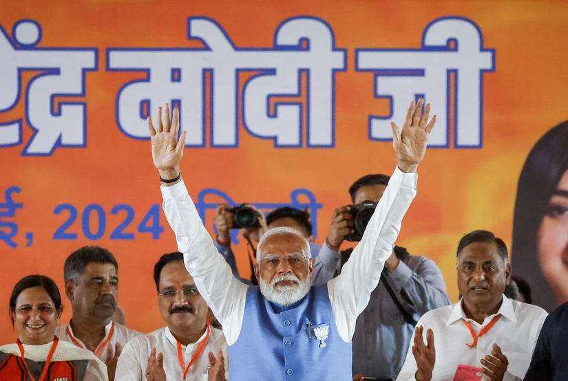Thủ tướng Ấn Độ Narendra Modi trong một cuộc vận động cử tri tại New Delhi, ng&agrave;y 22/5. Ảnh: Reuters