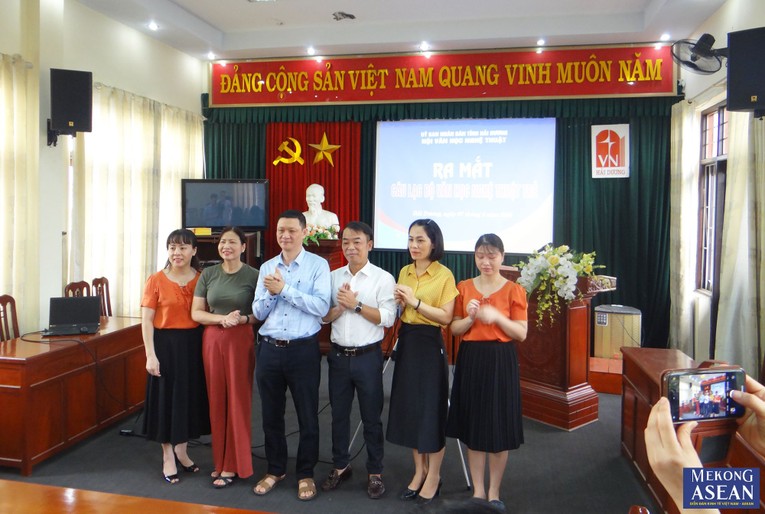 Ra mắt C&acirc;u lạc bộ Văn học Nghệ thuật trẻ trực thuộc Hội Văn học Nghệ thuật tỉnh Hải Dương.