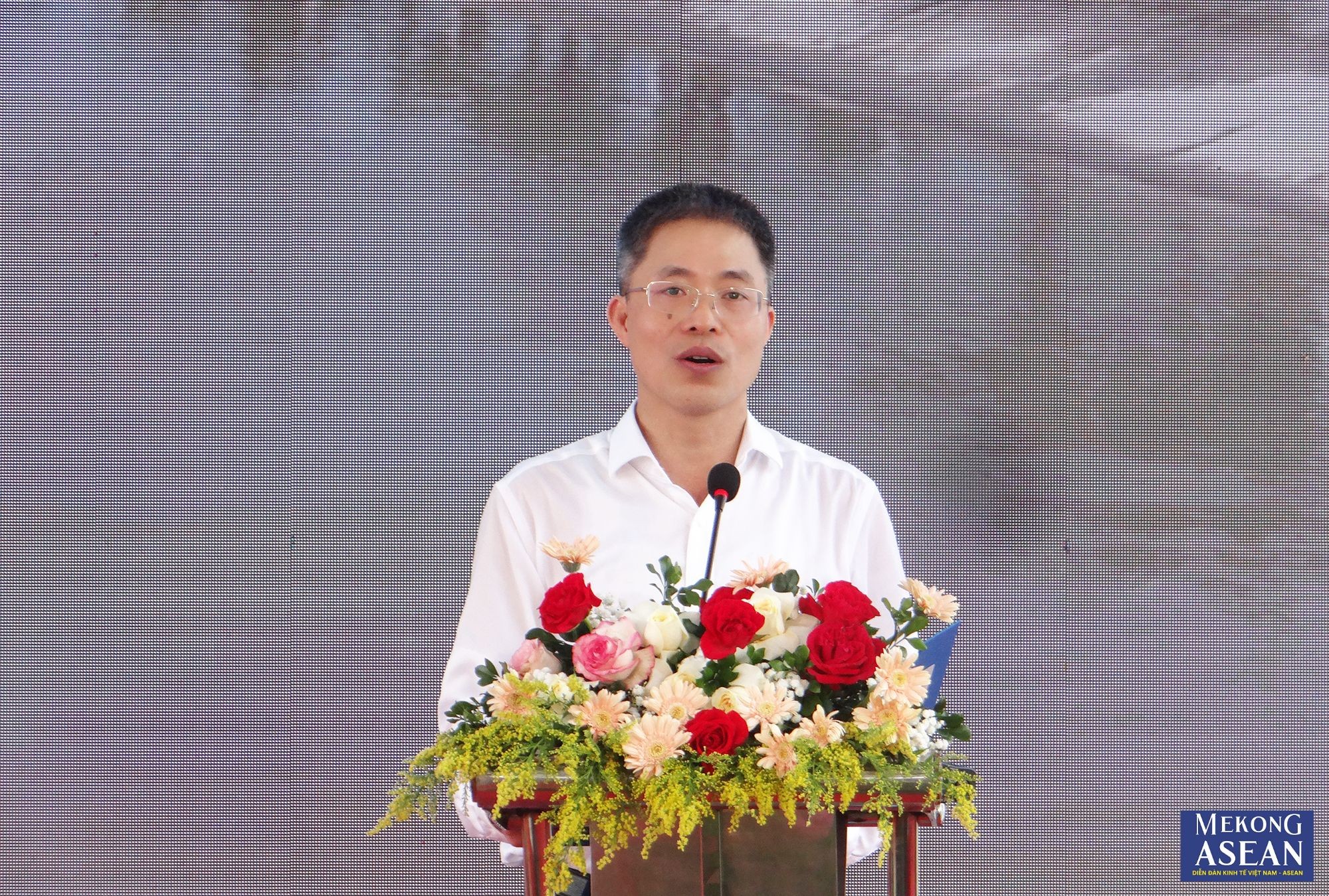 B&iacute; thư Huyện ủy Tứ Kỳ Nguyễn Ngọc Sẫm ph&aacute;t biểu tại sự kiện.