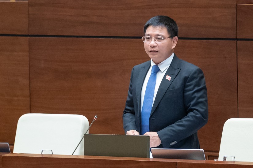 Bộ trưởng GTVT Nguyễn Văn Thắng ph&aacute;t biểu trước Quốc hội s&aacute;ng 17/6.