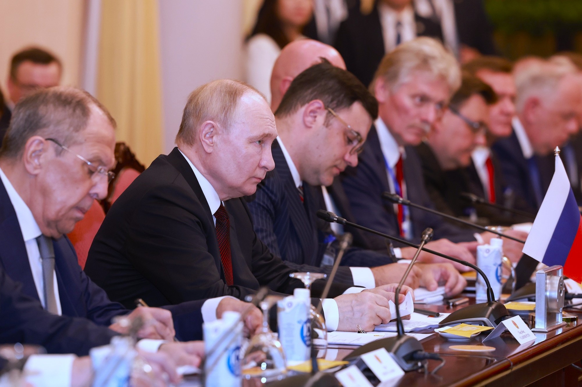 Tổng thống Vladimir Putin tại cuộc hội đ&agrave;m. Ảnh: Phạm Hải