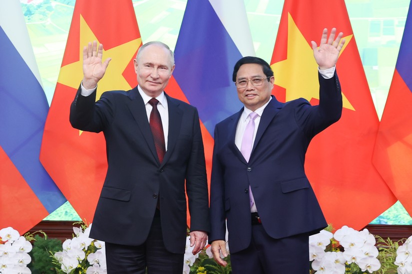 Thủ tướng Phạm Minh Ch&iacute;nh hội kiến Tổng thống Li&ecirc;n bang Nga Vladimir Putin. Ảnh: VGP.