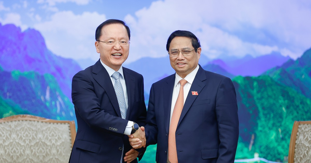 Thủ tướng Phạm Minh Chính tiếp Tổng giám đốc tài chính Samsung