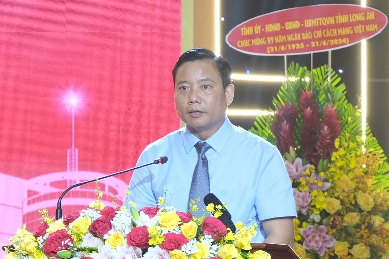 Ph&oacute; Chủ tịch UBND tỉnh Long An Phạm Tấn H&ograve;a ph&aacute;t biểu tại sự kiện. Ảnh: Longan.gov.
