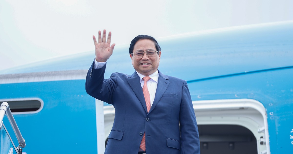 Thủ tướng Phạm Minh Chính lên đường đi Trung Quốc dự hội nghị WEF