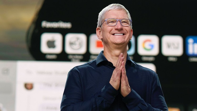 Gi&aacute;m đốc điều h&agrave;nh Apple Tim Cook. Ảnh: Reuters