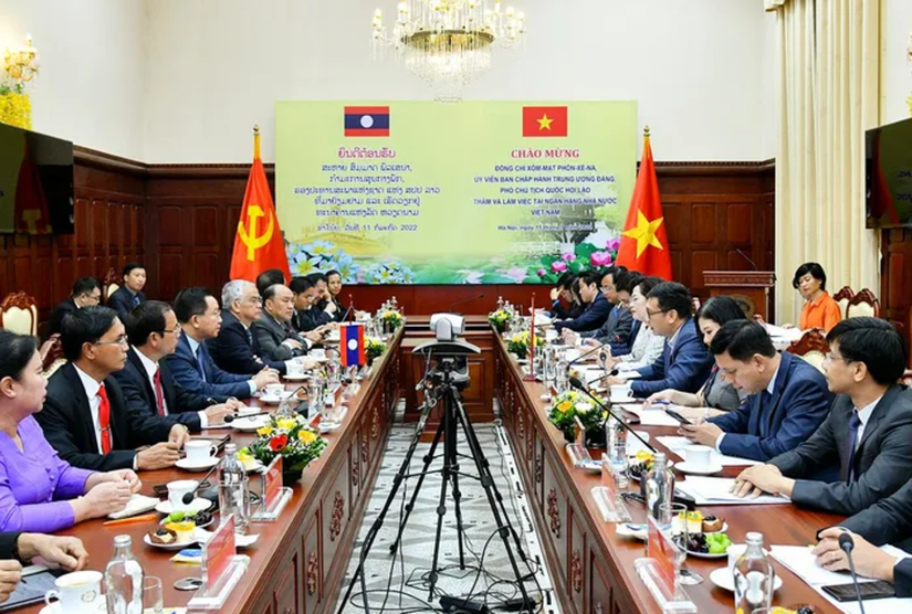 To&agrave;n cảnh cuộc l&agrave;m việc của Ph&oacute; Chủ tịch Quốc hội L&agrave;o với Ng&acirc;n h&agrave;ng Nh&agrave; nước Việt Nam (Ảnh: Quốc hội)