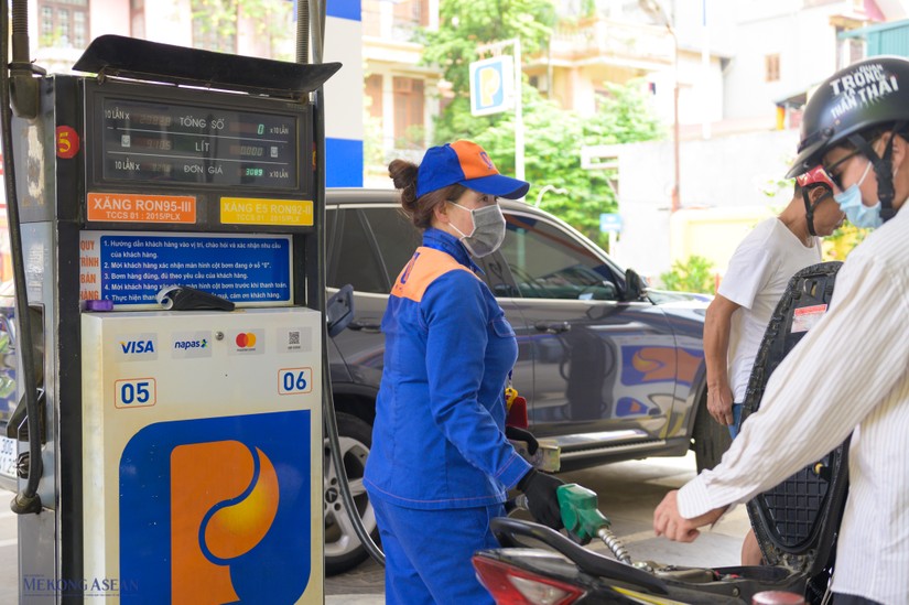 Năm 2050, 100% phương tiện giao th&ocirc;ng đường bộ chuyển sang sử dụng năng lượng xanh. Ảnh: Qu&aacute;ch Sơn.