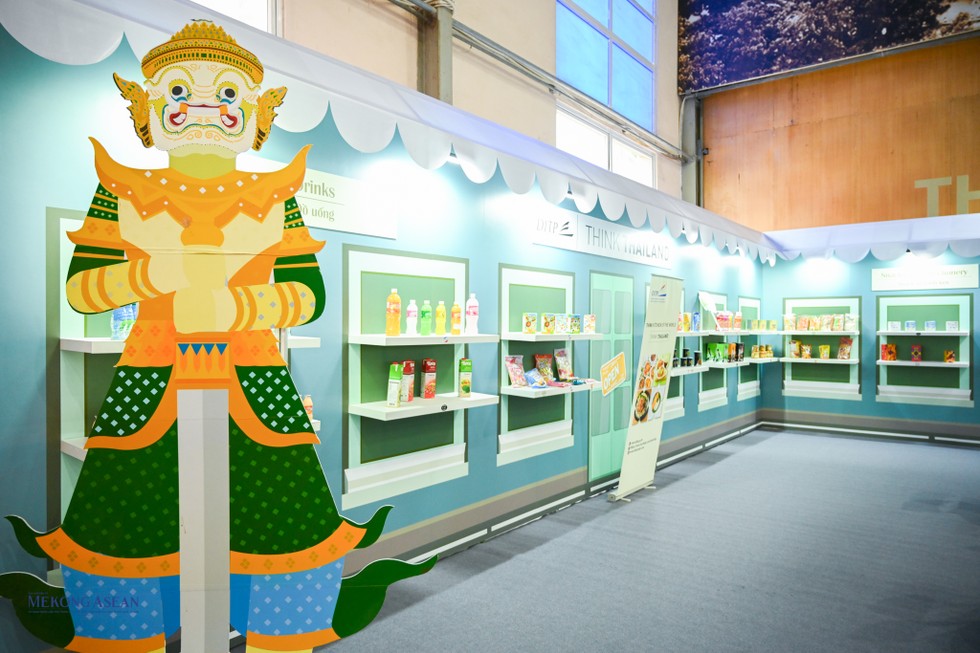 H&igrave;nh ảnh đặc trưng về Th&aacute;i Lan xuất hiện tại nhiều khu vực của hội chợ.