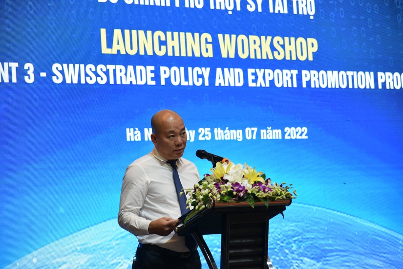Cục trưởng Cục X&uacute;c tiến thương mại Vũ B&aacute; Ph&uacute; ph&aacute;t biểu tại buổi lễ. Ảnh: Phạm Tiệp