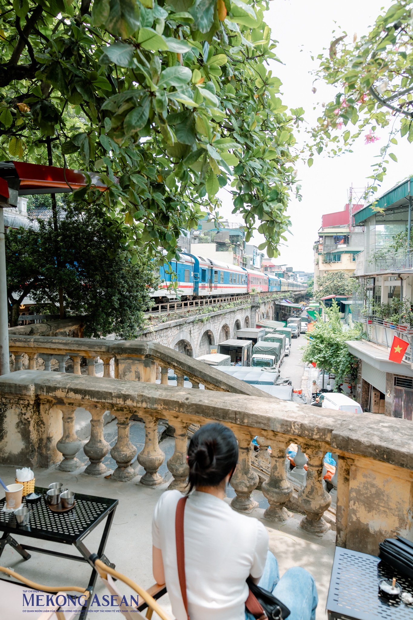 Hỏa Xa Cafe - Quán cà phê đường tàu đạt chuẩn an toàn tại Hà Nội