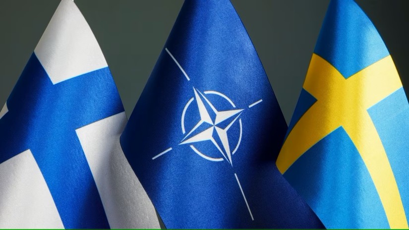 Chủ tịch Quốc hội Thổ Nhĩ Kỳ Numan Kurtulmus phản đối việc đốt Kinh Qur&amp;amp;apos;an của những người biểu t&igrave;nh tại Stockholme ng&agrave;y 27/6 trong dịp lễ Eid al-Adha quan trọng của người Hồi gi&aacute;o. Ảnh: Shutterstock