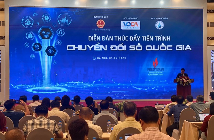 Diễn đ&agrave;n Th&uacute;c đẩy tiến tr&igrave;nh chuyển đổi số quốc gia. Ảnh: H&agrave; Anh.