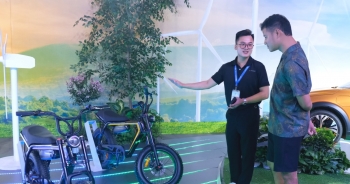 VinFast ra mắt ô tô điện mini VF 3 và xe đạp điện đầu tiên tại Việt Nam