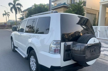 Loạt xe chở tiền được các ngân hàng đem ra đấu giá