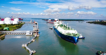 Chuyến tàu nhập khẩu khí LNG đầu tiên cập cảng Cái Mép