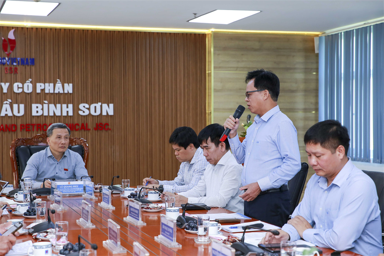 Chủ tịch HĐQT BSR Nguyễn Văn Hội b&aacute;o c&aacute;o th&ecirc;m với Đo&agrave;n gi&aacute;m s&aacute;t về c&ocirc;ng t&aacute;c nghi&ecirc;n cứu khoa học.