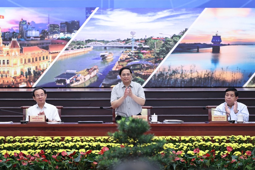 Thủ tướng chủ tr&igrave; Hội nghị Hội đồng điều phối v&ugrave;ng Đ&ocirc;ng Nam Bộ - Ảnh: VGP