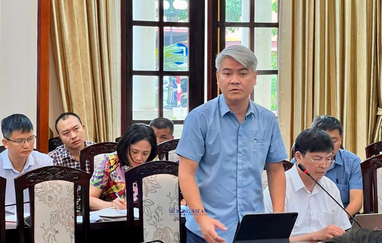 Chủ tịch UBND huyện Kim Th&agrave;nh Phạm Quang Hưng ph&aacute;t biểu tại buổi l&agrave;m việc.