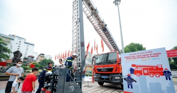Hà Nội: Chiêm ngưỡng xe thang có độ cao khủng tại triển lãm quốc tế PCCC
