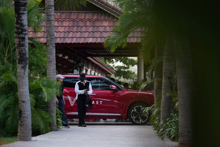 Dàn “xe Chủ tịch” VinFast VF 9 đưa đón siêu sao Charlie Puth có gì đặc biệt