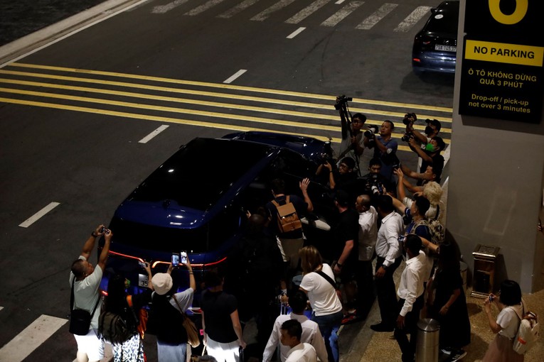 Dàn “xe Chủ tịch” VinFast VF 9 đưa đón siêu sao Charlie Puth có gì đặc biệt