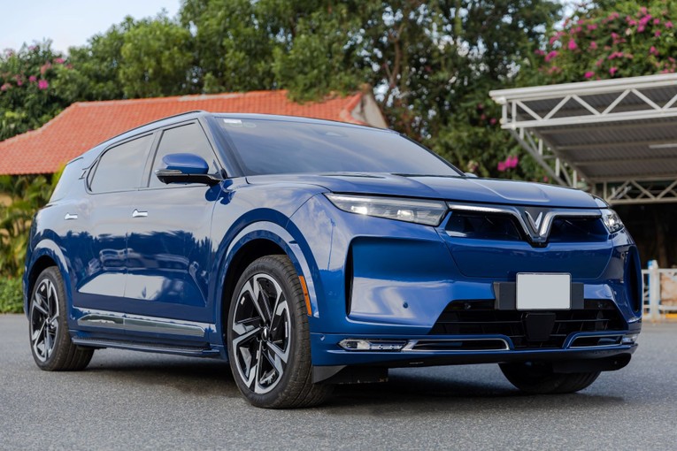 Dàn “xe Chủ tịch” VinFast VF 9 đưa đón siêu sao Charlie Puth có gì đặc biệt