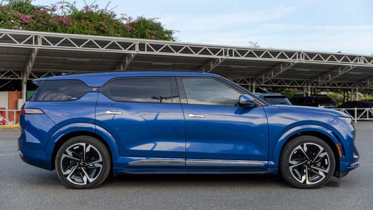 Dàn “xe Chủ tịch” VinFast VF 9 đưa đón siêu sao Charlie Puth có gì đặc biệt