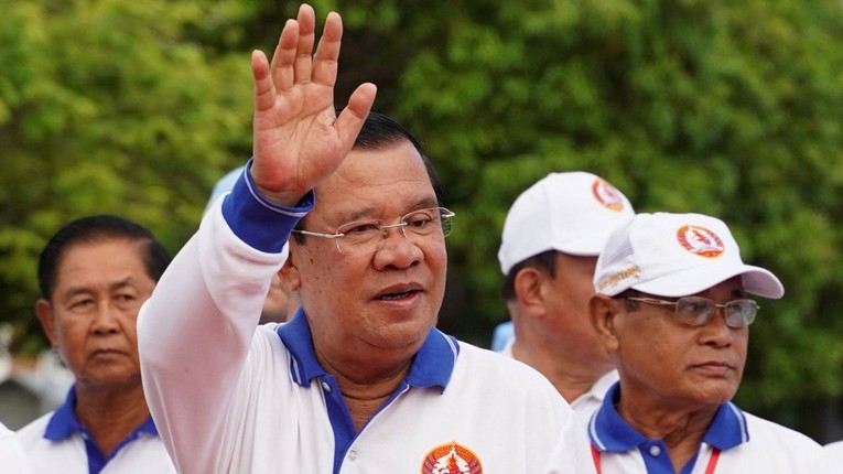 Thủ tướng Campuchia Hun Sen, một trong những nh&agrave; l&atilde;nh đạo tại vị l&acirc;u nhất thế giới. Ảnh: Reuters