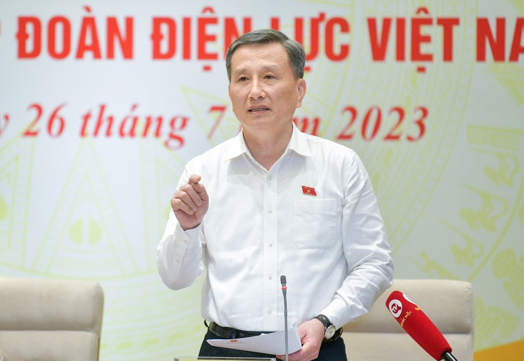 Chủ nhiệm Ủy ban Khoa học, C&ocirc;ng nghệ v&agrave; M&ocirc;i trường của Quốc hội L&ecirc; Quang Huy, Ph&oacute; Trưởng đo&agrave;n thường trực Đo&agrave;n gi&aacute;m s&aacute;t ph&aacute;t biểu tại buổi l&agrave;m việc. Nguồn: Cổng th&ocirc;ng tin điện tử Quốc hội.