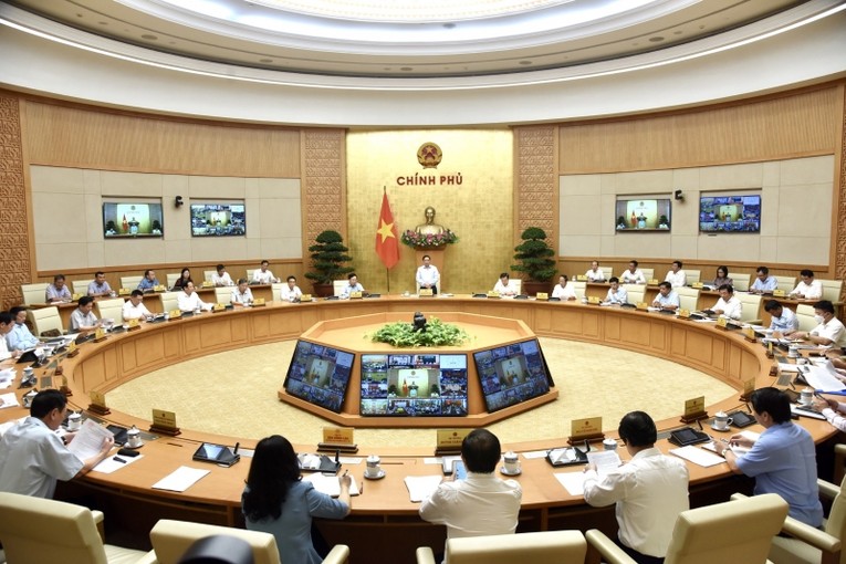 Thủ tướng Phạm Minh Ch&iacute;nh đốc th&uacute;c tiến độ giải ng&acirc;n g&oacute;i hỗ trợ tiền thu&ecirc; nh&agrave; cho người lao động.