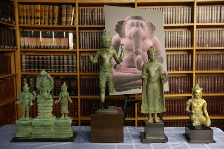 T&aacute;c phẩm đi&ecirc;u khắc thần Ganesha đầu voi (kh&ocirc;ng trưng b&agrave;y trực tiếp v&igrave; nặng 4 tấn). Ảnh: Reuters