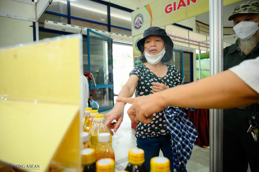 Với việc tổ chức &ldquo;Phi&ecirc;n chợ n&ocirc;ng đặc sản v&ugrave;ng miền; Tuần lễ quảng b&aacute; Na, n&ocirc;ng đặc sản Lạng Sơn năm 2022&rdquo; ngo&agrave;i việc quảng b&aacute; c&aacute;c loại n&ocirc;ng sản, H&agrave; Nội v&agrave; Tỉnh Lạng Sơn muốn đẩy mạnh việc kết nối giao thương giữa c&aacute;c địa phương vốn đ&atilde; gặp rất nhiều kh&oacute; khăn sau dịch.