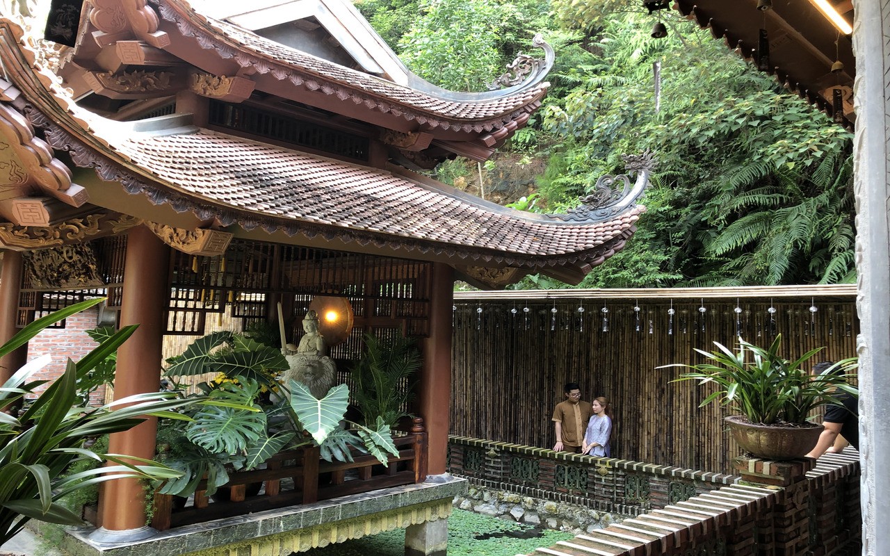 H&agrave;nh lang chu&ocirc;ng gi&oacute; cũng l&agrave; địa điểm được nhiều bạn trẻ lựa chọn chụp ảnh.