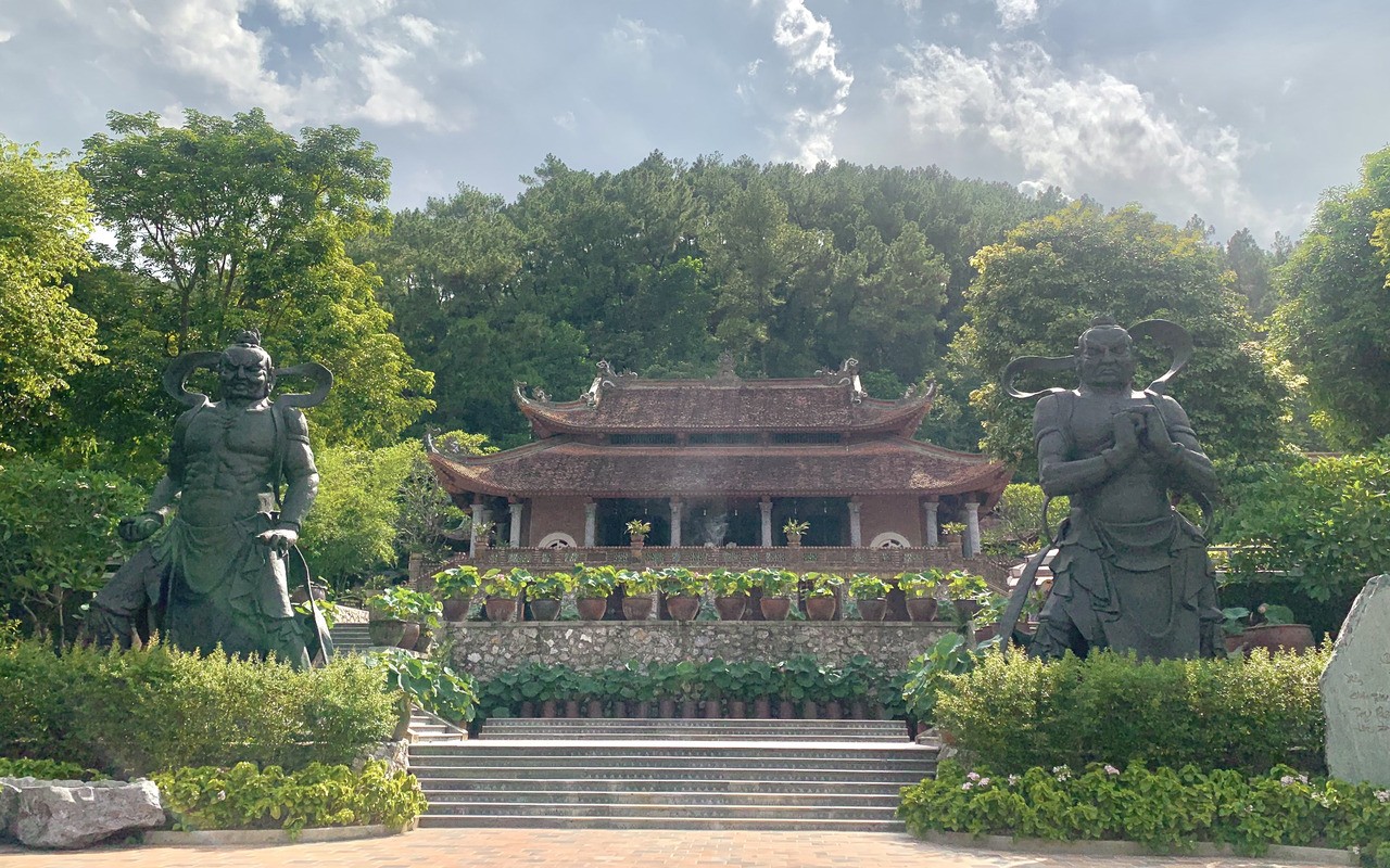 T&ograve;a ch&iacute;nh của ch&ugrave;a