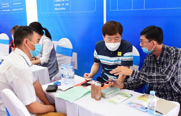 Nhiều ng&agrave;nh nghề thiếu hụt nh&acirc;n sự.