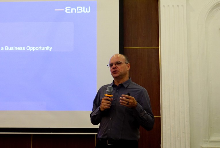 &Ocirc;ng Lothar Rieth &ndash; Ph&oacute; Chủ tịch ProNGO.