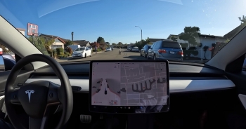 YouTube xóa video thử nghiệm các tính năng tự lái của Tesla