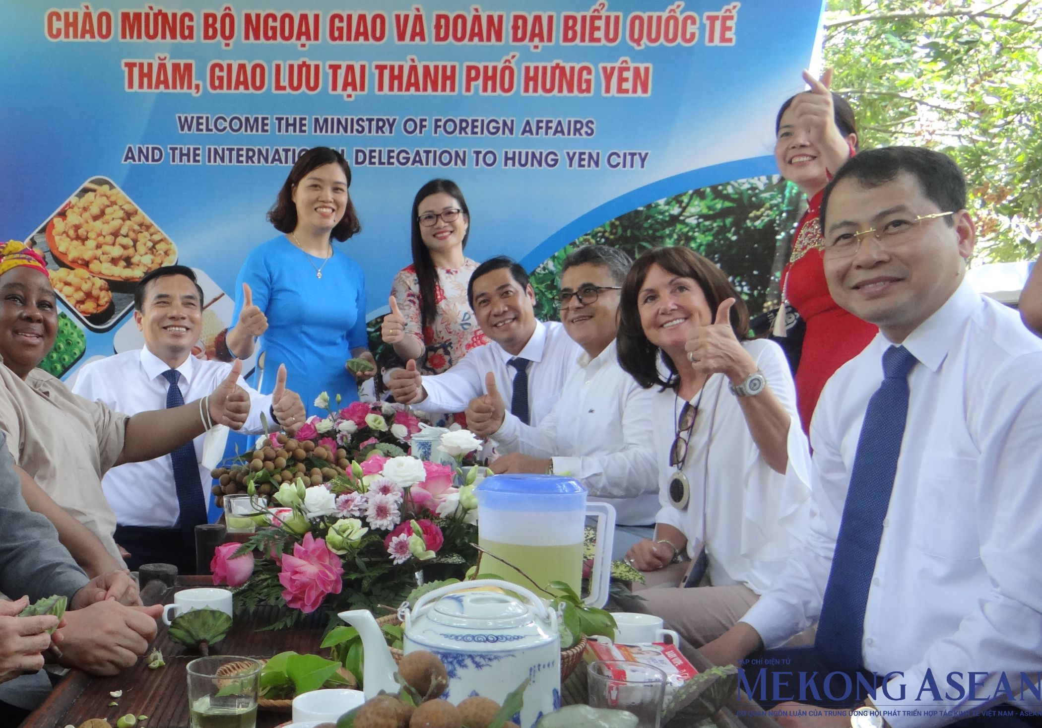 Đại sứ các nước trải nghiệm vùng nhãn phố Hiến - Hưng Yên