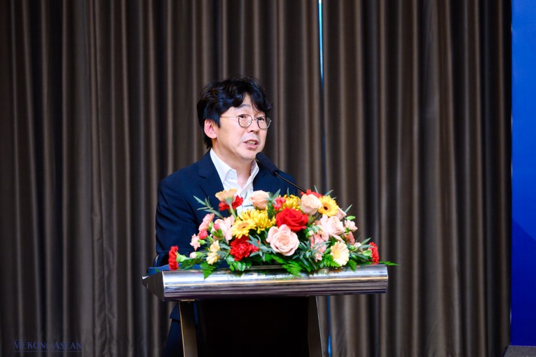 Chuy&ecirc;n gia kinh tế Kawk Sung-il, Gi&aacute;m đốc Trung t&acirc;m Chiến lược an ninh kinh tế thuộc Viện nghi&ecirc;n cứu ch&iacute;nh s&aacute;ch kinh tế quốc tế của H&agrave;n Quốc (KIEP).