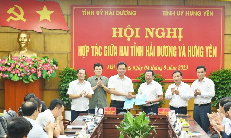 Hai tỉnh Hải Dương v&agrave; Hưng Y&ecirc;n k&yacute; kết bi&ecirc;n bản ghi nhớ hợp t&aacute;c v&agrave; ph&aacute;t triển giai đoạn 2023 - 2025, định hướng đến năm 2030.